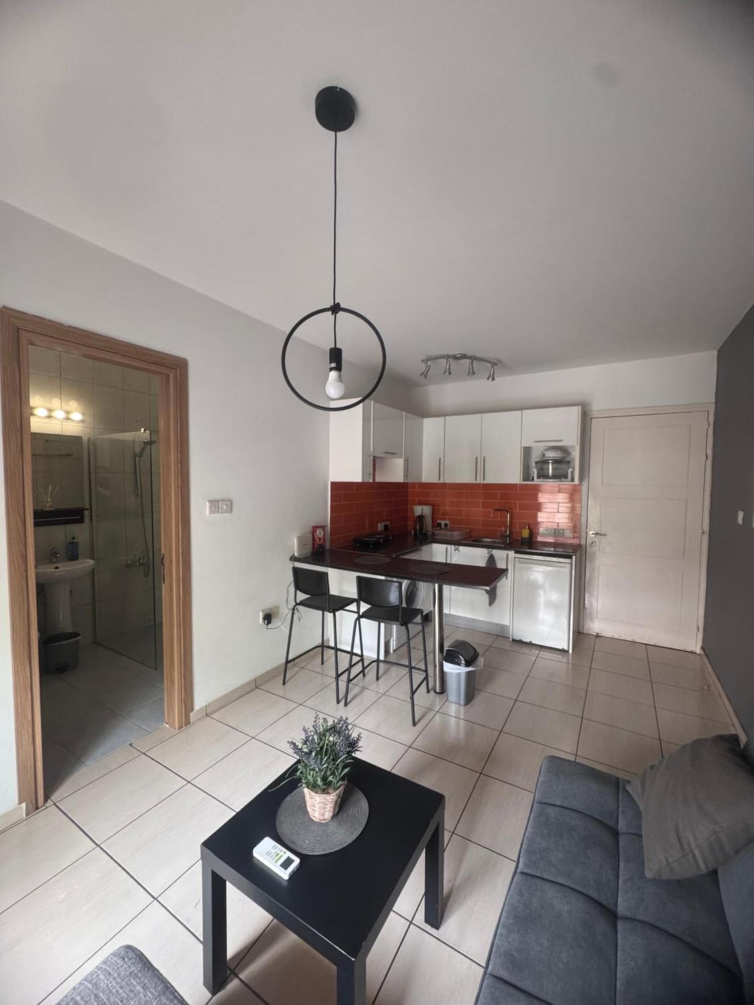 Cozy 1 Bedroom Apartment Close To The Beach Pafos Exterior foto
